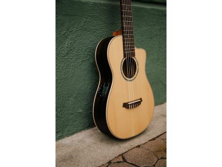 Guitarra Viaje |Nylon|Pre Amp EQ 2 Bandas|Afinador - Image 10